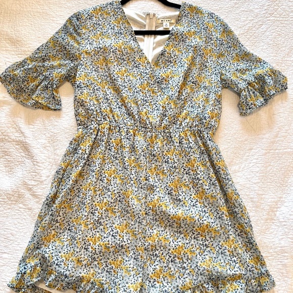 Francesca’s Miami Gold Floral Romper - Picture 1 of 6